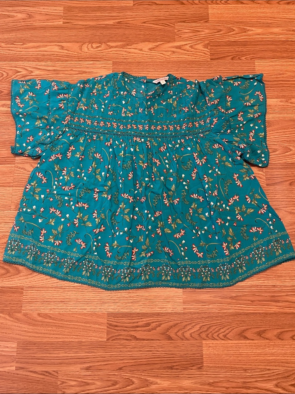 Crown & ivy Teal Smocked Yoke Floral Peasant Keyhole Back Blouse Sz M